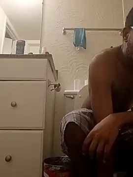 Snapshot of moneybaggtj chatting on December 16, 2025, 4:22 pm moneybaggtj online show from December 16, 2025, 4:22 pm