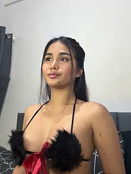 AngelHille online show from April 8, 2026, 5:47 pm