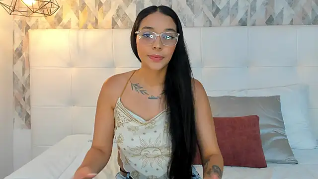 Roseaurora online show from August 4, 2026, 11:04 am