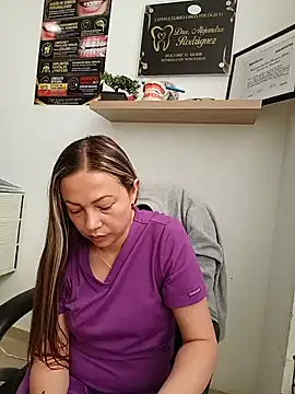Snapshot of Madisson-04_ chatting on July 6, 2026, 2:46 pm Madisson-04 online show from July 6, 2026, 2:46 pm