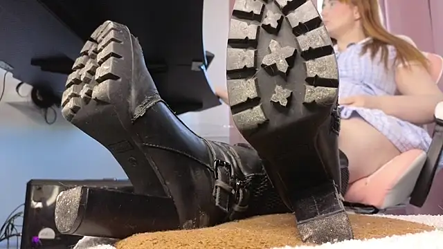 CruelSiren online show from February 13, 2026, 8:03 am