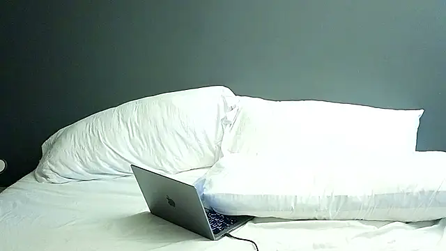 maskedboy1 online show from November 5, 2025, 10:35 pm