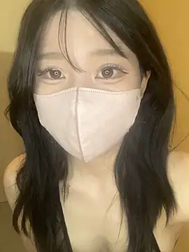 Yuki chan 2 online show from November 29, 2025, 1:44 pm