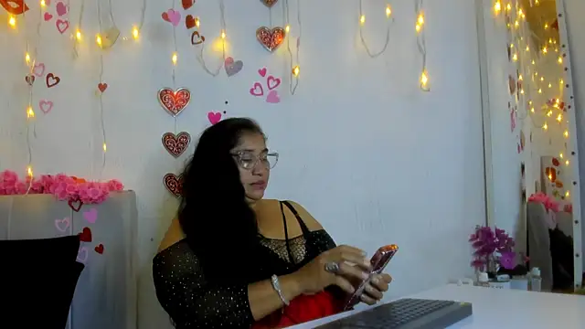 milf latinn online show from September 29, 2025, 2:23 pm