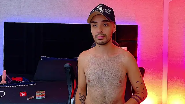 Snapshot of HairyDiamond_ chatting on September 23, 2025, 2:07 am HairyDiamond online show from September 23, 2025, 2:07 am