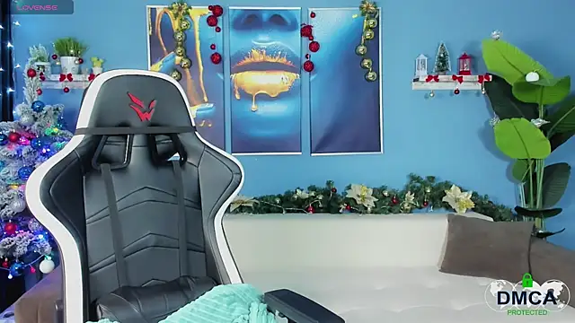 Snapshot of Roxy_foxi chatting on December 14, 2025, 1:12 am Roxy foxi online show from December 14, 2025, 1:12 am