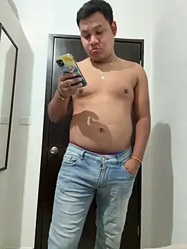 Snapshot of Danimiles chatting on February 11, 2026, 5:51 am Danimiles online show from February 11, 2026, 5:51 am