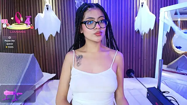 Snapshot of AlanaWalker9 chatting on October 17, 2025, 3:43 am AlanaWalker9 online show from October 17, 2025, 3:43 am