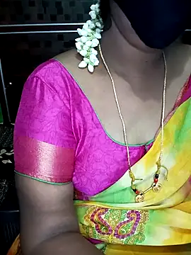 Snapshot of Mee_harini-telugupilla chatting on May 8, 2026, 9:57 am Mee harini-telugupilla online show from May 8, 2026, 9:57 am