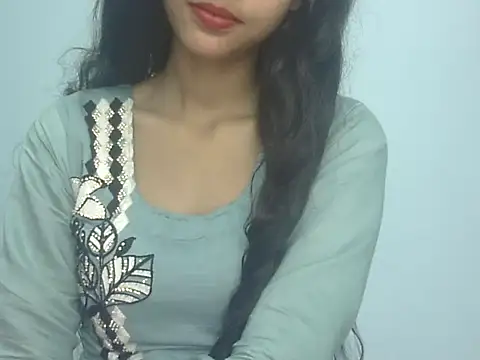 Saniya9B online show from December 18, 2025, 5:06 pm