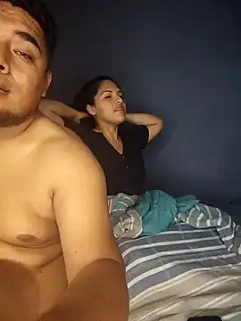 Snapshot of badlove42 chatting on December 15, 2025, 4:51 am badlove42 online show from December 15, 2025, 4:51 am