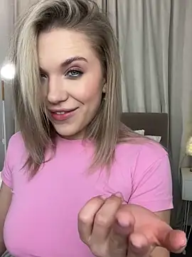 Snapshot of AlisaMyers chatting on December 22, 2025, 6:24 am AlisaMyers online show from December 22, 2025, 6:24 am