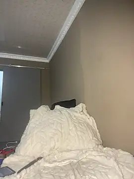 Moonzy77 online show from November 10, 2025, 12:15 am