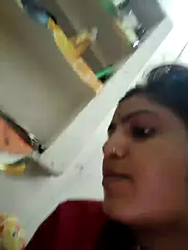 Snapshot of LUCKY_cut chatting on July 22, 2026, 3:52 am LUCKY cut online show from July 22, 2026, 3:52 am