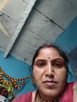 Snapshot of LUCKY_cut chatting on August 5, 2026, 4:06 am LUCKY cut online show from August 5, 2026, 4:06 am