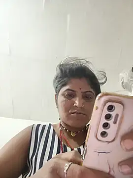 Snapshot of LUCKY_cut chatting on June 20, 2026, 6:13 pm LUCKY cut online show from June 20, 2026, 6:13 pm