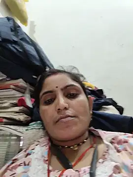 Snapshot of LUCKY_cut chatting on July 24, 2026, 3:19 pm LUCKY cut online show from July 24, 2026, 3:19 pm