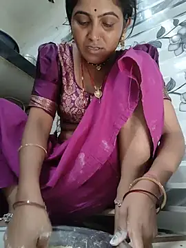 Snapshot of LUCKY_cut chatting on June 24, 2026, 3:49 am LUCKY cut online show from June 24, 2026, 3:49 am