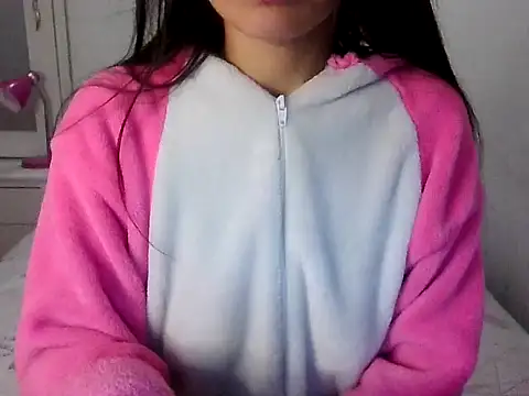 Snapshot of Taylormegan chatting on July 7, 2026, 1:36 pm Taylormegan online show from July 7, 2026, 1:36 pm