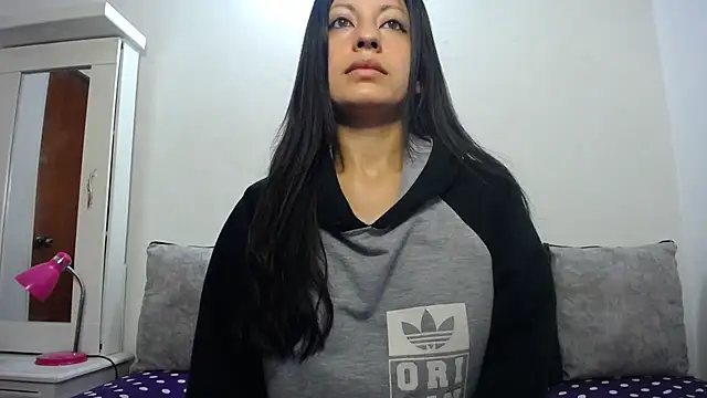 Taylormegan online show from November 4, 2025, 2:43 pm