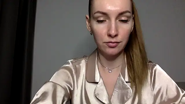 Varnyx online show from November 15, 2025, 2:32 pm