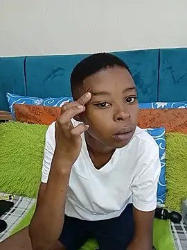 Snapshot of SweetSlenderChoc chatting on June 7, 2026, 7:24 am SweetSlenderChoc online show from June 7, 2026, 7:24 am