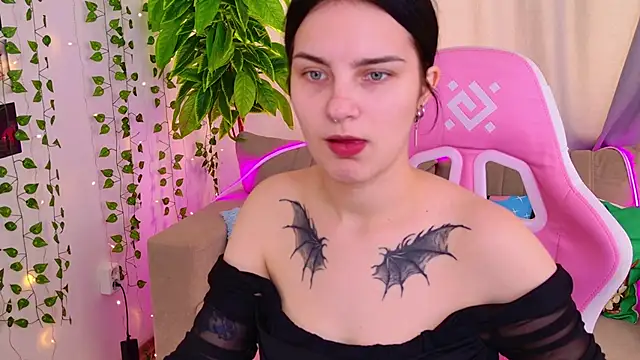 Snapshot of Angel_Braun chatting on November 8, 2025, 10:19 am Angel Braun online show from November 8, 2025, 10:19 am