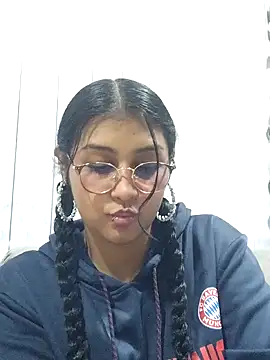 Emiily Johamson online show from September 22, 2025, 3:01 am