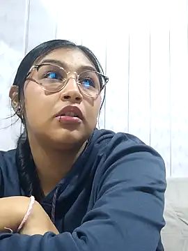 Emiily Johamson online show from September 24, 2025, 2:40 am