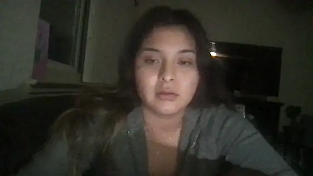 tinnnyym online show from November 12, 2025, 5:33 am