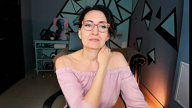 Snapshot of UnaTerra chatting on February 28, 2026, 8:03 am UnaTerra online show from February 28, 2026, 8:03 am