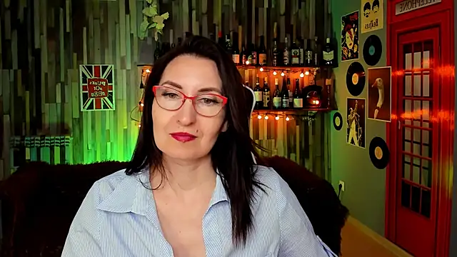 Snapshot of UnaTerra chatting on April 20, 2026, 6:16 am UnaTerra online show from April 20, 2026, 6:16 am