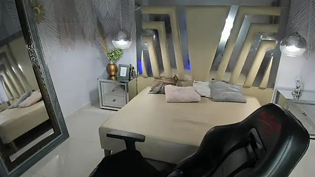 ValerySkinnyy online show from June 11, 2026, 3:47 am