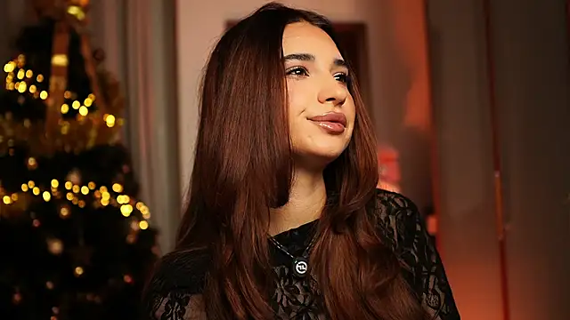 ItalianGirl online show from December 16, 2025, 8:57 pm