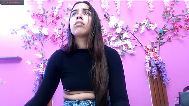 Snapshot of skinnysofia18 chatting on June 20, 2026, 2:11 pm skinnysofia18 online show from June 20, 2026, 2:11 pm