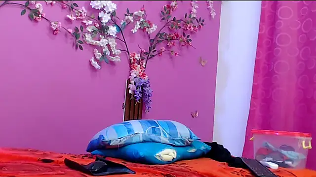 Snapshot of skinnysofia18 chatting on October 10, 2025, 1:01 pm skinnysofia18 online show from October 10, 2025, 1:01 pm