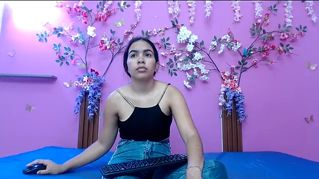 Snapshot of skinnysofia18 chatting on May 29, 2026, 2:01 pm skinnysofia18 online show from May 29, 2026, 2:01 pm