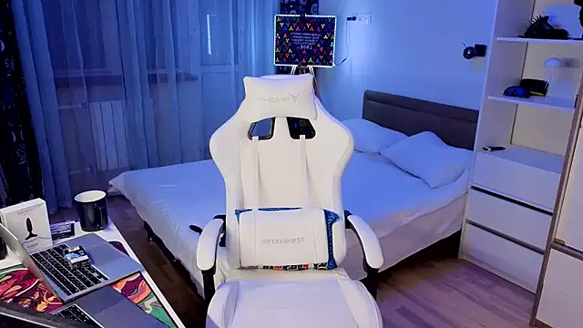 c10h15on1 online show from February 19, 2026, 4:09 am