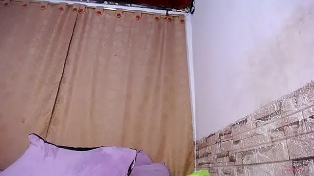 Snapshot of Bicky_24 chatting on July 15, 2026, 8:43 am Bicky 24 online show from July 15, 2026, 8:43 am