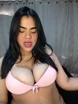 Snapshot of Bicky_24 chatting on July 28, 2026, 4:39 pm Bicky 24 online show from July 28, 2026, 4:39 pm