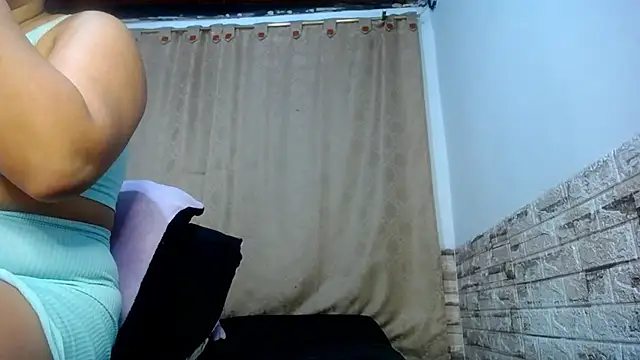 Snapshot of Bicky_24 chatting on August 3, 2026, 9:04 am Bicky 24 online show from August 3, 2026, 9:04 am