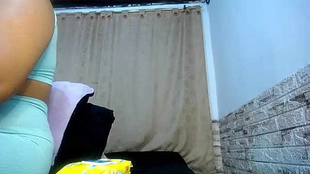 Snapshot of Bicky_24 chatting on August 3, 2026, 8:11 am Bicky 24 online show from August 3, 2026, 8:11 am