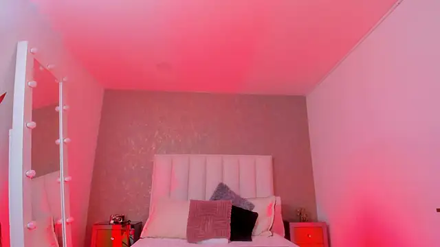 Snapshot of KaylieBrooks chatting on October 31, 2025, 6:37 pm KaylieBrooks online show from October 31, 2025, 6:37 pm