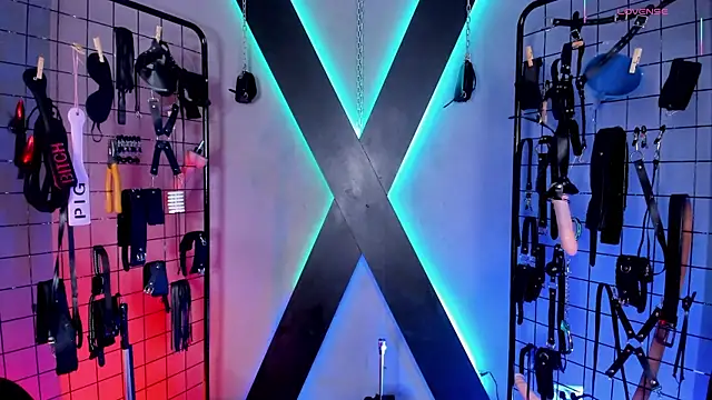 MissAlix Mia bdsm online show from November 4, 2025, 6:55 pm