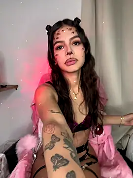 LunaTemptress  online show from October 22, 2025, 4:01 am