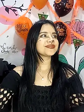 ValerieLove  online show from October 28, 2025, 7:24 pm