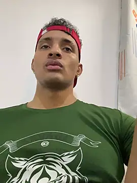 Snapshot of Smith_Fitness chatting on March 6, 2026, 12:55 pm Smith Fitness online show from March 6, 2026, 12:55 pm