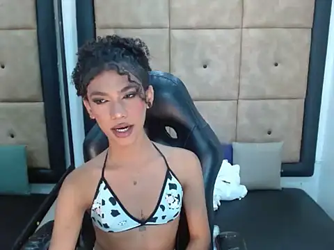 Snapshot of Penelopee_Rouse chatting on November 13, 2025, 3:38 pm Penelopee Rouse online show from November 13, 2025, 3:38 pm