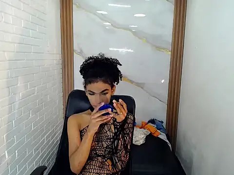 Snapshot of Penelopee_Rouse chatting on October 16, 2025, 8:17 pm Penelopee Rouse online show from October 16, 2025, 8:17 pm