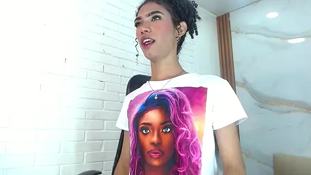 Snapshot of Penelopee_Rouse chatting on October 10, 2025, 7:36 pm Penelopee Rouse online show from October 10, 2025, 7:36 pm